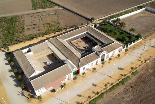 Instalaciones para celebrar cualquier evento profesional o personal en un lugar con el encanto y la esencia del pasado siglo
