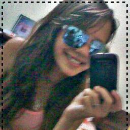 A saudade não tem braços, mas a danada sabe muito bem como apertar.    #VDD#