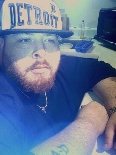 : Hello Everyone my name is DJBigTInie. I am a new DJ I have been mixing for a few short Months and I would like to grow and become a better DJ. I am a new Dj.