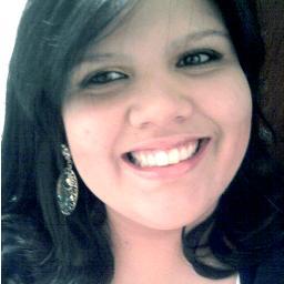Paulista, estudante de moda, apaixonada pela minha família e amigos. Obrigada meu Deus, por todas ás coisas. =)