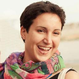 Elelolli's profile picture. Web & #copywriter freelance, blogger di @FaiAmmodino. Sono parecchio dura (nel senso di perseverante) e molto ottimista (nel senso di Pollianna, ma meno scema).