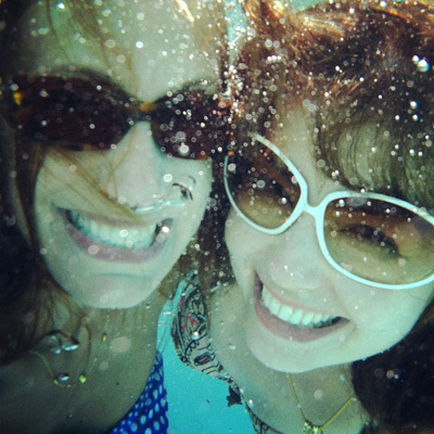 Thalia y Lili Estefan Best Friends Forever!!! Esse twitter é dedicado a essa linda amizade.
Uma amizade não tem que ser perfeita, mas sim verdadeira