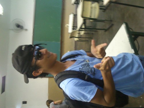 Eeu quero paaz quero alegriaa si eu nao koncigo eu saio foora=)
