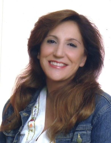 Madre, trabajadora, escritora. Idealista, ecologista. Luchadora eterna dentro de esta matriz caótica en la que vivimos. Gente que le gusta la gente.