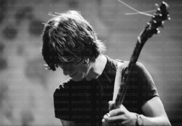 Mal guitarrista, buen Economista.