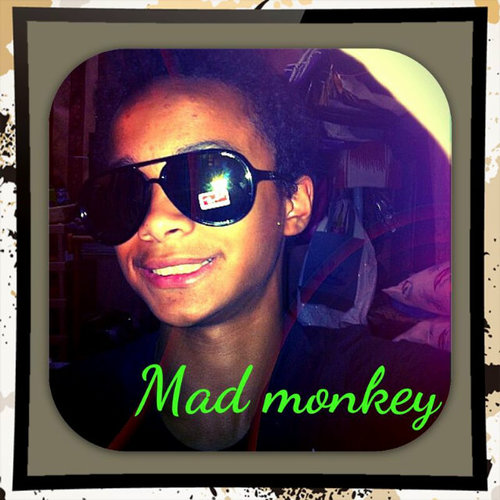 hobby: playing soccer, playing CoD black ops , mw3 (psn) Mad_monkey-10