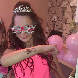 Follow me ,ill follow youu. Need more followers :)
team speidi whoo!!