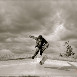 Skateboarder/Film Maker/Guitarist. Work for CheekyFire. http://t.co/BOsfVzpW