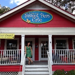 Sweet Peas is a parent-friendly cafe for those who love delicious food and a comfortable atmosphere for themselves as well as their kids.
