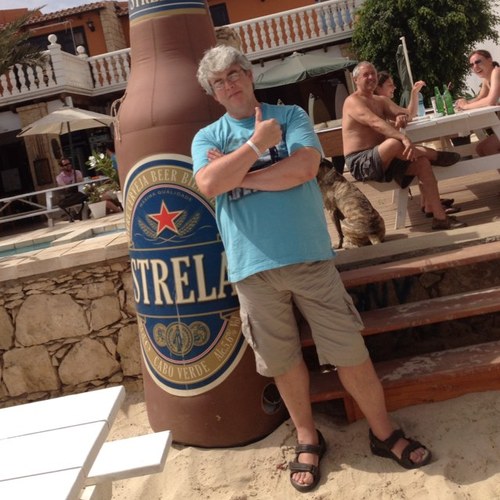 Born in Worksop, Graphic Designer over 35 years experience. Love F1, Fast boats and fast cars, big trucks. Traveling the world.