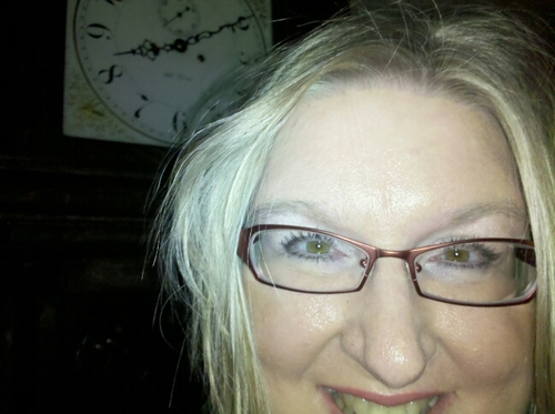 Retired RN 🤗😎 Loves movies 🌻 sunshine 🏝 snow ❄☃️ & Christmas 🎄