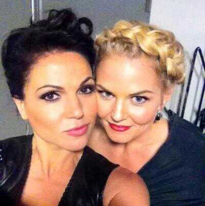 Im Emma, im the Sheriff of Storybrooke. I love Regina!! in  a relationship with the one and only @theReginaMills:))