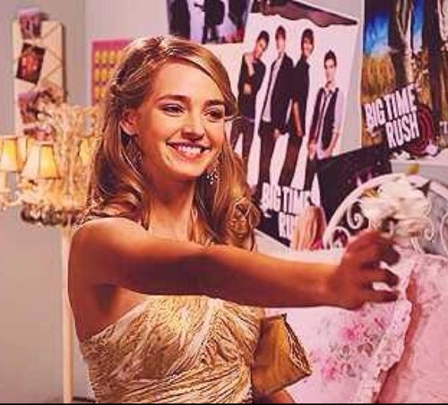 Hey! I'm Jo Taylor! I'm 17! I'm A Actress! I'm A Singer! My dad is in the CIA! I live in CA! (RP) |SINGLE AND LOOKING FOR A KENDALL|