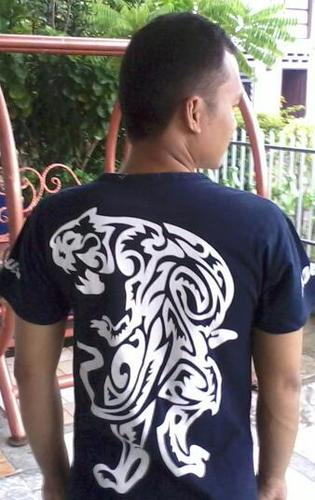 Kesana dan kemari apa yang kau cari... Bukankah aku selalu disampingmu....