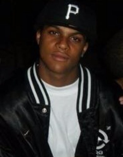 Relly straight from out da way graduated from da trap____R.i.P Sharrod____R.i.P Lance___R.i.P Banks.....Love yall niggas see yall wen i get to the other side