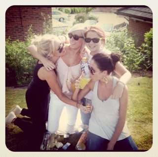 Follow my new twitter @holly_wrightson
This one is connected to my uni email which i lost in the 80s