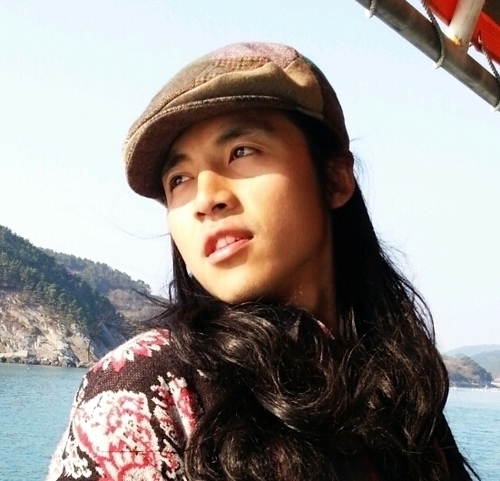 magic_donkey's profile picture. 요술당나귀에서 노래하는 라마,자연보호는세계평화의 첫걸음