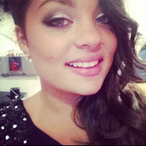 Anna, France/Melbourne. Proud to say that i've been front row at a 1D concert and talked to them. Yeah buddyyyy. Maz x