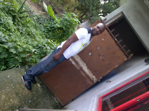 favourbg09's profile picture. 