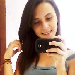 Eu não sabia buscar,Foi quando apareceu,o que eu quis inventar,pra preencher o meu mundo particular,no peito que era seu no seu mundo não há mais nada q não eu.