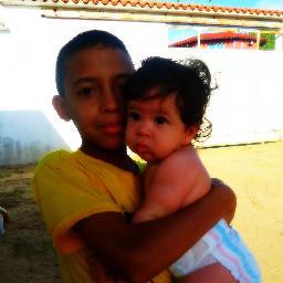 #SIGUEMEYTESIGO, Soy Ese Tipo De Persona Que No Le Gusta Que Juegen Con El Ni Mucho Menos Me Gusta Jugar Con Las Personas, Mi Color Favorito es El Amarillo.