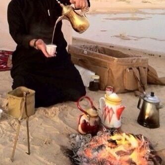 يقولون لاتدعي على الكافرين بخير                      وآنا أقول جعل مسوي الهاتف الجنه