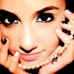 Hellooo. I'm Dani, german and 14. I love Ariana Grande, Justin Bieber and Glee! =D I'm crazy. :33 Soo, follow me maybe? ♫