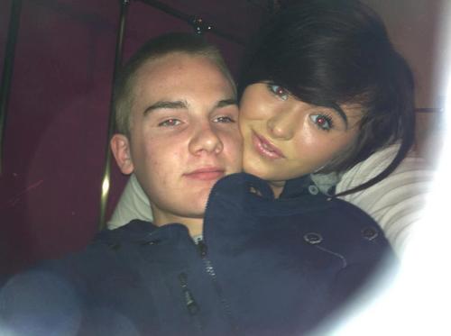 michaelalynnewailes-birchhwoodhighh'-'15years-'
♥music♥devlin♥AshleyThirsk♥RobertPattison ♥MyGirls♥Eminem!♥Twilight-TEAM EDWARD♥I follow back♥