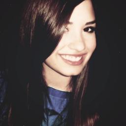 my prince @Louis_Tomlinson and my princess @ddlovato ❤ since: 26/10/12 — Brazilian #Lovatic and #Directioner.
