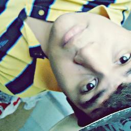 As critiiiicas ñ me abalam
os elógiiiios ñ me iludem.
Sou o que sou ñ o que diiizem
você sempre deve acreditar em você independente doque falam ou julgam.