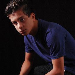 Gabriel , toco guitarra ,sou rockeiro até morrer   ,sou ex guitarrista da banda @bandaeveday, fã da banda asking alexandria , Follow - me ?