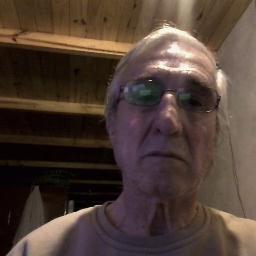 Tengo 75 años soy jubilado pero gracias a dios sigo trabajando hasta que dios disponga tengo cuatro hijos y once nietos y  agradecido a dios porque me dio todo