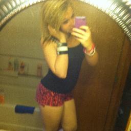 Im Amy im blonde(: 
Facebook- Amys A Blonde add meh(:
Gmail- amybaby1145@gmail.com
HMU GUYSS(;