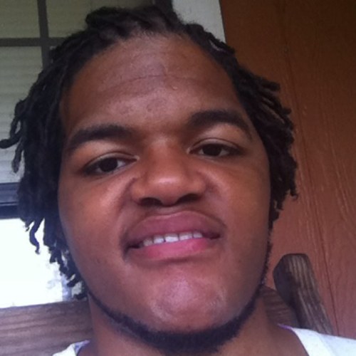 um 21 an bout 6'2 a kool ass dude to get a long wid hate fake ass smiles an people um a down to earth ass nigga i love music gospel rap r&b fwm