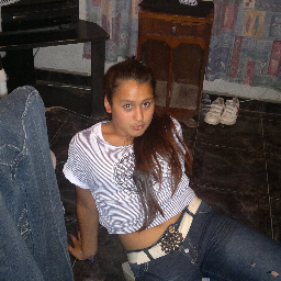 hola me yamo erika pero me dicen daniela soy super fanatica de justin soy una super bilieber y lo sere por siempre se rodo de justin y me considero una super bi