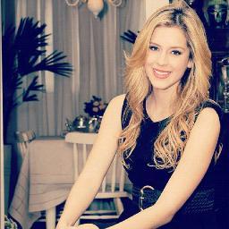 Gente,so fiz esse twitter pra mostra que a @sophiaabrahao éé muito importante pra mim.E eu q so fãn te pesso so uma coisa NUNCA,N-U-N-C-A mesmo desista dela ♥
