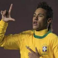 me gusta jugar a la pelota; me gusta kmo juega neymar y tengo 14