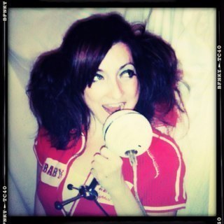 I am a singer who loves the Lord and loves watching movies :0)