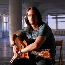 Myles Kennedy Latinoamérica es un sitio dedicado a todos los fans del talentoso @MylesKennedy . Únete también a nosotros en facebook https://t.co/XfqocoAs