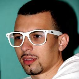Prazer menina que ama o Dj Mais gato desse mundo @_DjNino *-* 

oficializado no dia 16 de julho de 2012 ∞
