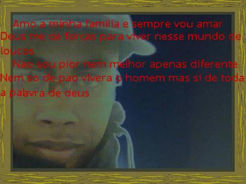 alquem que so te quer bem nao jugue as pessoas pela aparencia e sim pelo carater