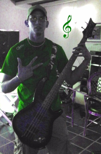 Locutor/publicista- Musico integral, estudiante de artes marciales chinas y CHAVISTA!!!