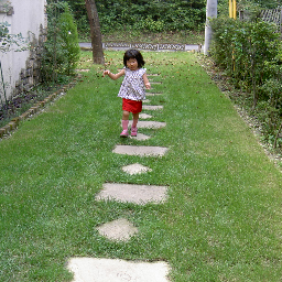 自宅での語りかけから始めた娘は、すっかり私よりも英語が上達。そんな母娘の日常をつぶやきます。