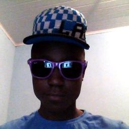 olha so como nois ta andando tipo patrao no bolco so nota de cem e na conta mais de milhao$$$$$$$.....