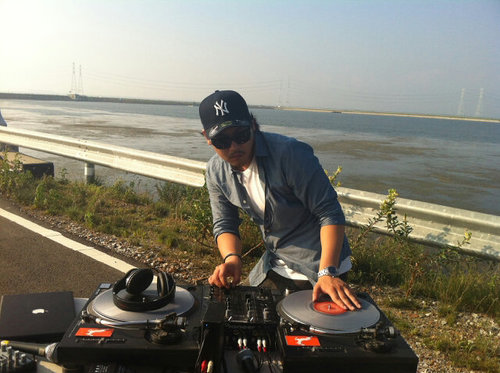 DJ,LP Collecter,Remixer,Hiphop,Lomo,Crossfiter,Travel, BlackBerry,Serato,Basket Ball,Women Tennis,Boxing,LG Twins,UFC ..and more
