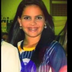 Aquariana , 15 anos , serva de Deus  , Vascaína  , estudante , tocadora de violão , amorosa  ,  amigável , sonhadora e pensa alto  : )