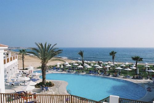 The Akti Beach resort is a contemporary tourist holiday village located on the sea front of Paphos.