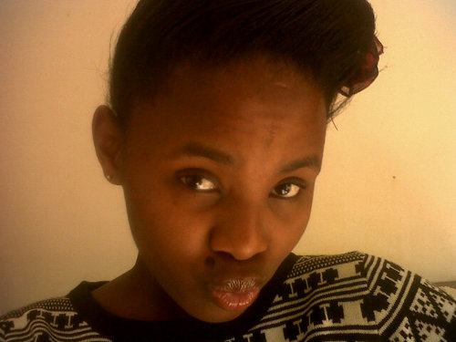 Mysterious,Shy,Quiet, Twilight ObseSsed, Aspiring Musician/Songwriter, I ♥ God, I ♥ laughing, I ♥ dancing and I'm a #Directioner, #Barb, #Mixer and a#Bieleber.