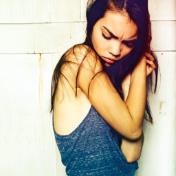 Model at Models 1 Management.
Student in Communication
Actress at Webber Douglas Academy of Dramatic Art à Londres