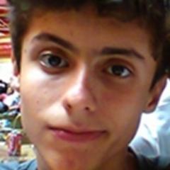 Sou um gamer,um geek,talvez um pouco nerd,crafteiro, canal no youtube: http://t.co/pMJD9dmA46 , mais além de tudo
sou um creeper desaminado.